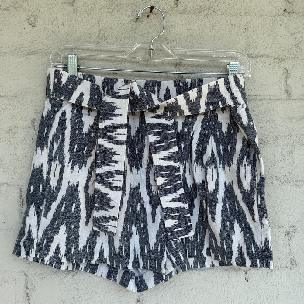 J.Crew Factory Gray/White Ikat Print Belted Linen High Waisted Shorts Size 4 - Picture 2 of 12